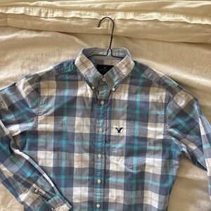 AE mens blue&white plaid button up 🧢